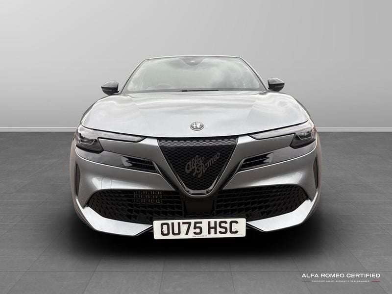Grey New 2025 Alfa Romeo Junior SUV | £26,995 (Fair price) - Image 1/4