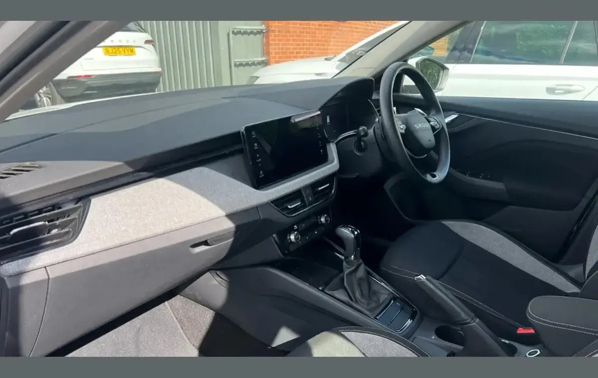 Used Skoda Scala SE 116 HP (85 kW) 2025 White Hatchback