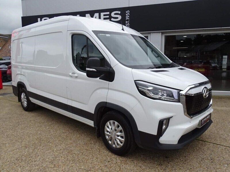 White Used 2022 Maxus eDeliver 9 Van | £23,990 - Image 1/4