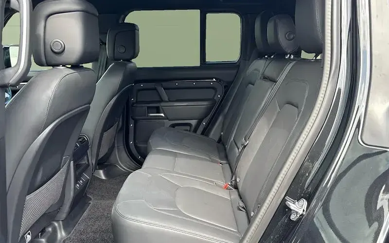 Used Land Rover Defender HSE Dynamic 349 HP (256 kW) 2025 Other SUV