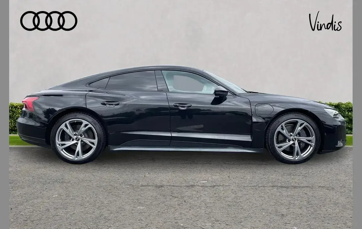 Used Audi e-tron GT quattro Comfort 384 kW (523 HP) 2022 Black Sedan