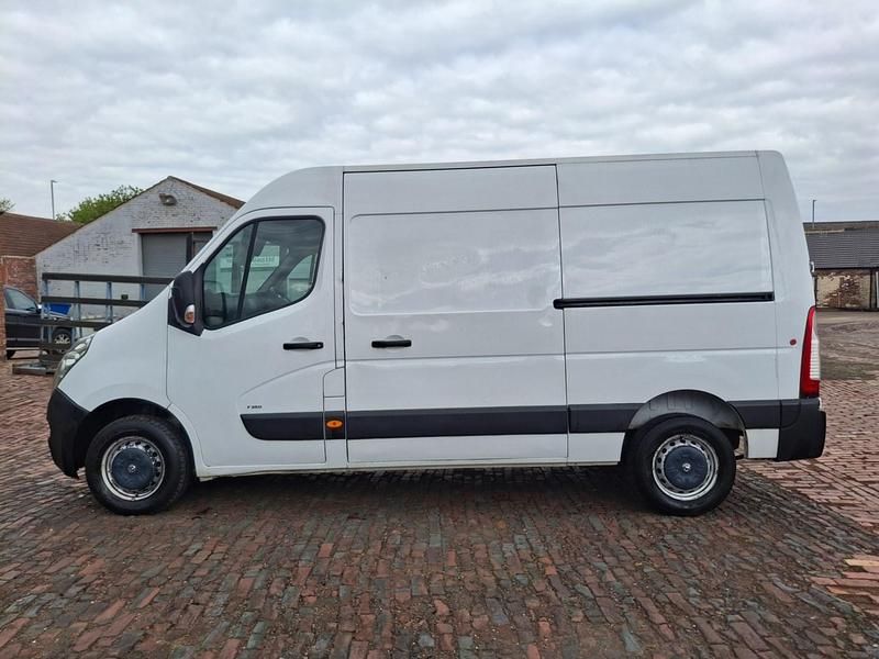Used Vauxhall Movano 130 HP (95 kW) 2019 White MPV