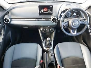 Used Mazda 2 Inclusive 90 HP (66 kW) 2022 White Hatchback