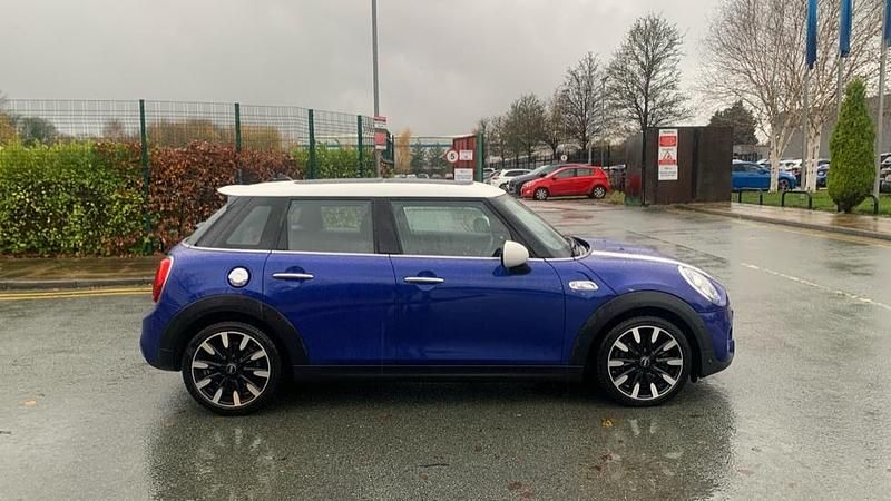 Used Mini Cooper S Exclusive 189 HP (139 kW) 2019 Blue Hatchback