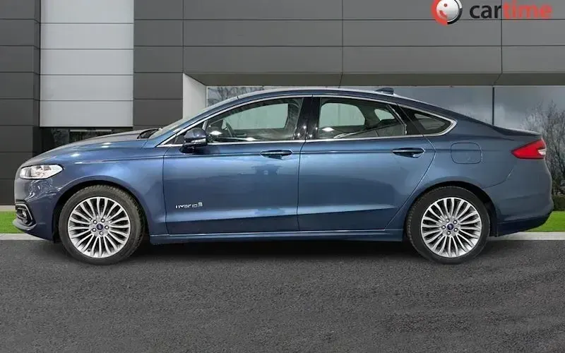 Used Ford Mondeo Titanium 188 HP (138 kW) 2020 Blue Sedan