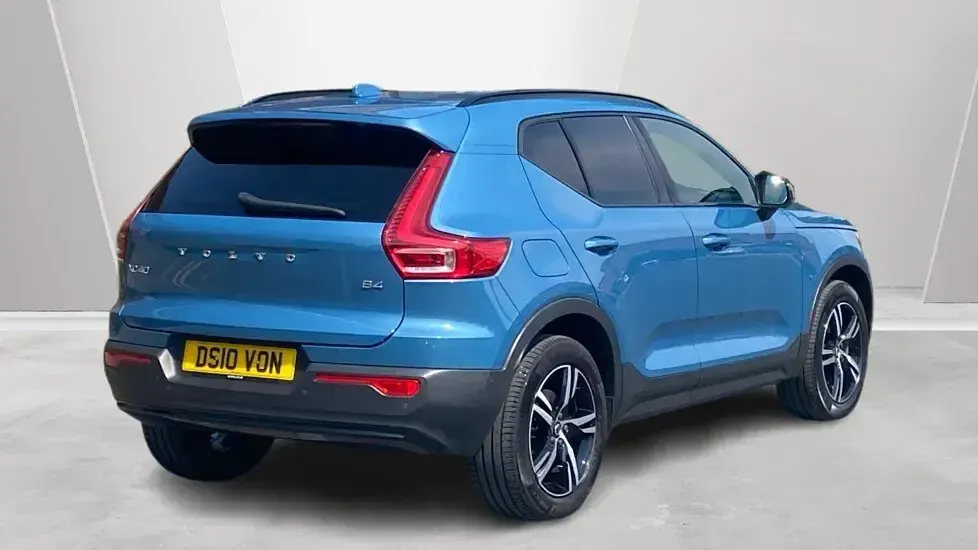 Used Volvo XC40 Plus 194 HP (142 kW) 2023 Blue SUV