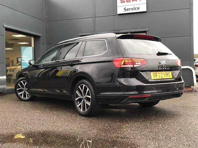 Used VW Passat SEL 150 HP (110 kW) 2022 Black Estate
