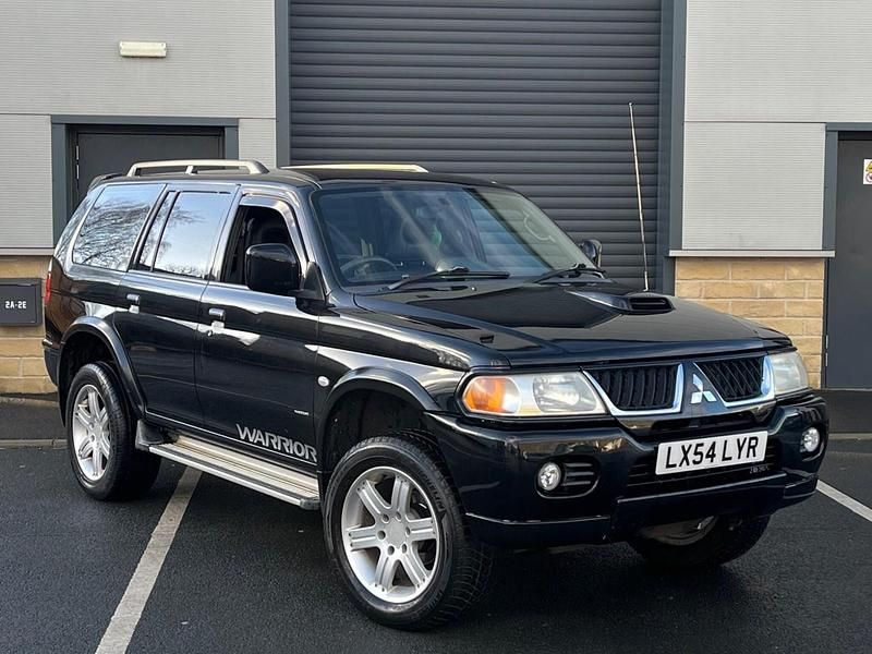 Black Used 2005 Mitsubishi Shogun Warrior SUV | £4,995 (Fair price) - Image 1/4