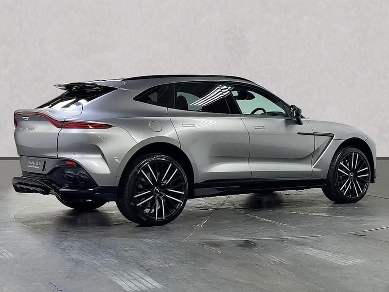 Used Aston Martin DBX 707 HP (519 kW) 2023 Silver SUV