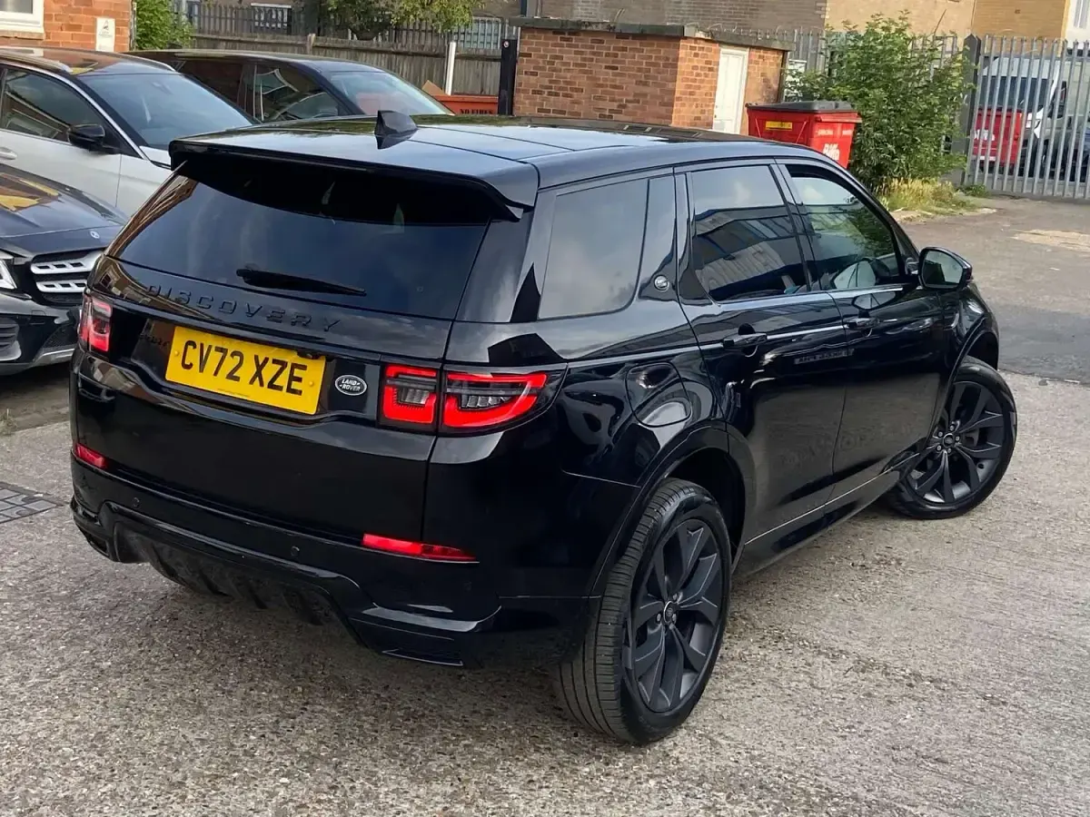 Used Land Rover Discovery Sport SE Dynamic 204 HP (150 kW) 2023 Black SUV