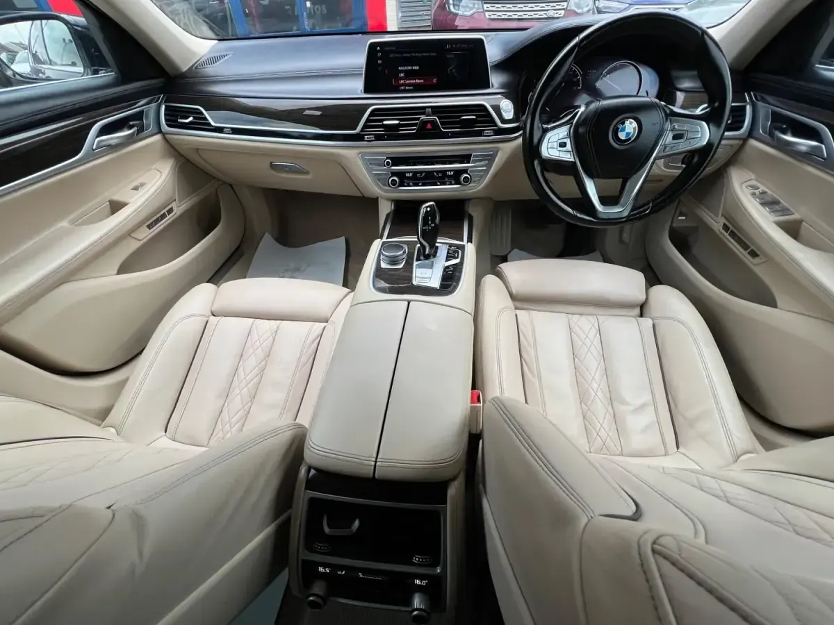 Begagnad BMW 730 2017 Svart Sedan
