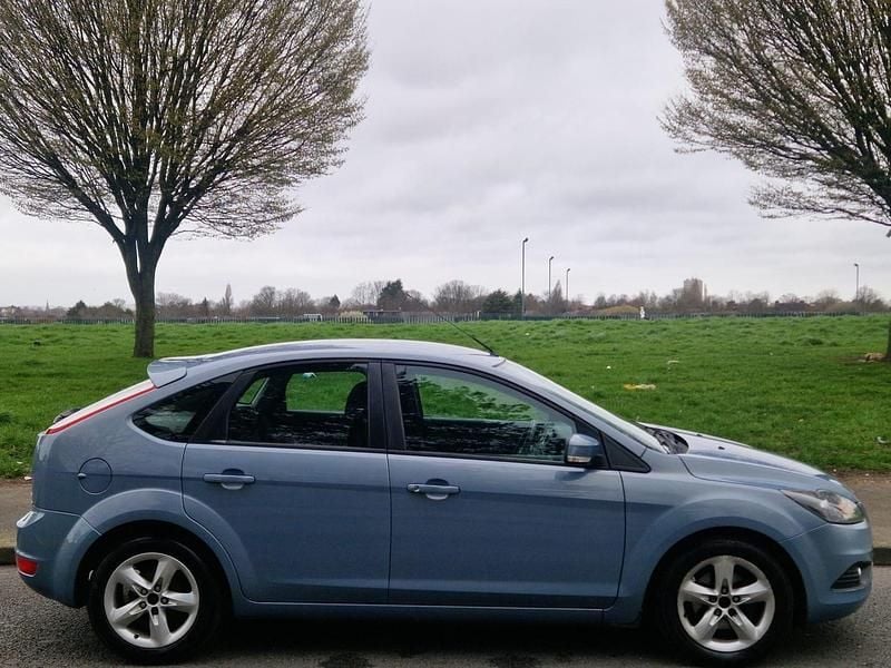 Used Ford Focus Zetec 2009 Blue Hatchback