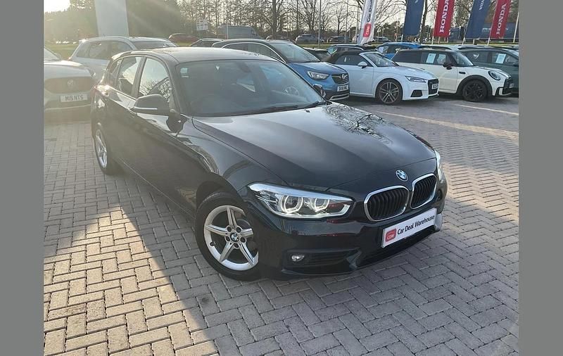 Usado BMW 118 Comfort Edition 134 HP (98 kW) 2018 Preto Citadino