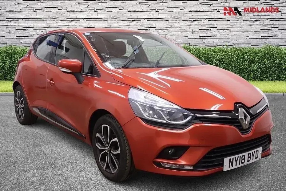 Used Renault Clio Play 2018 Red Hatchback