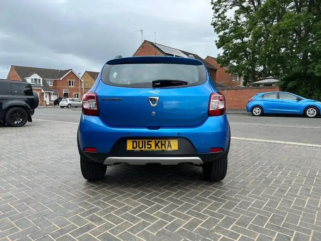 Used Dacia Sandero Lauréate 2015 Blue Hatchback