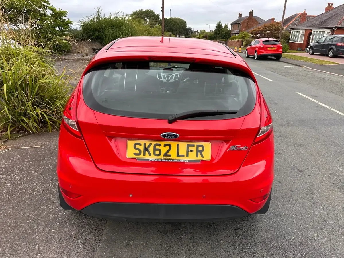 Used Ford Fiesta 82 HP (60 kW) 2012 Red Hatchback