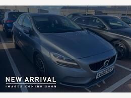 Used Volvo V40 Momentum 122 HP (89 kW) 2018 Blue Estate