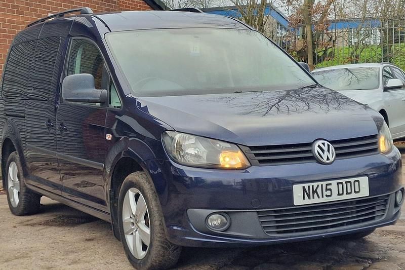 Used VW Caddy Maxi Life 102 HP (75 kW) 2015 Blue MPV