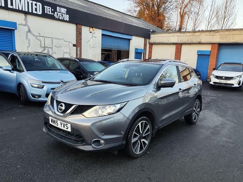 Used Nissan Qashqai Tekna 130 HP (95 kW) 2015 Grey SUV