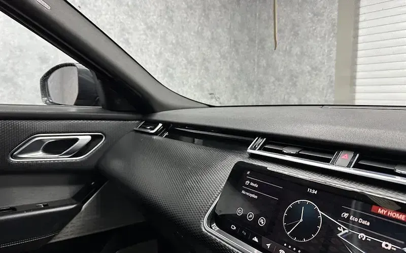 Used Land Rover Range Rover Velar SE Dynamic 241 HP (177 kW) 2017 Grey SUV