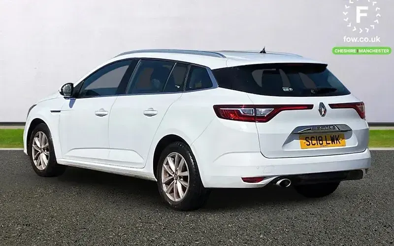 Used Renault Mégane GrandTour Dynamique 110 HP (80 kW) 2018 White Estate