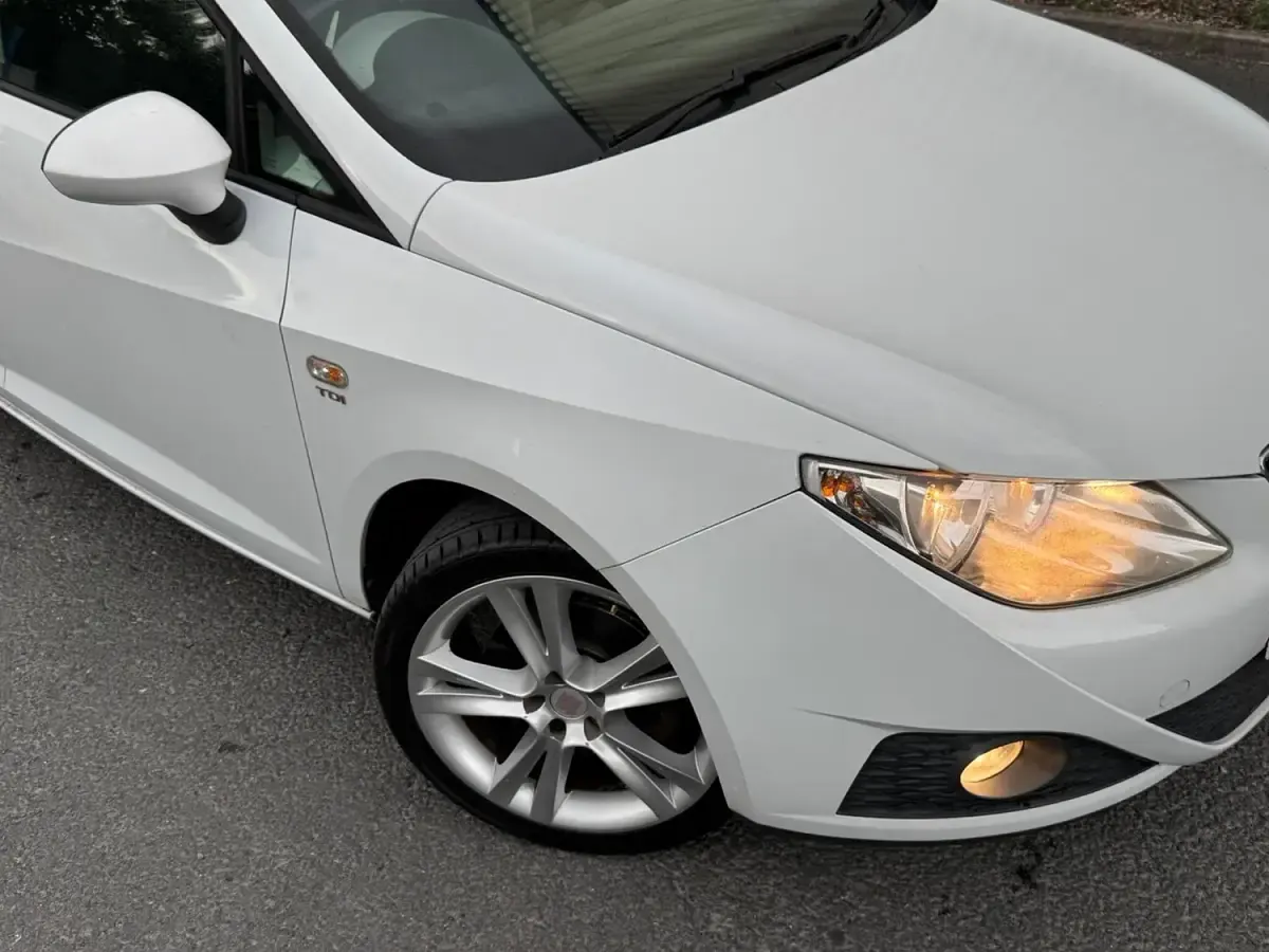 Used Seat Ibiza 2011 White Hatchback