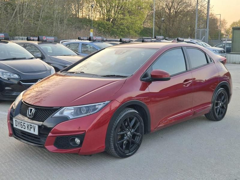 Used Honda Civic Sport 120 HP (88 kW) 2015 Red Hatchback