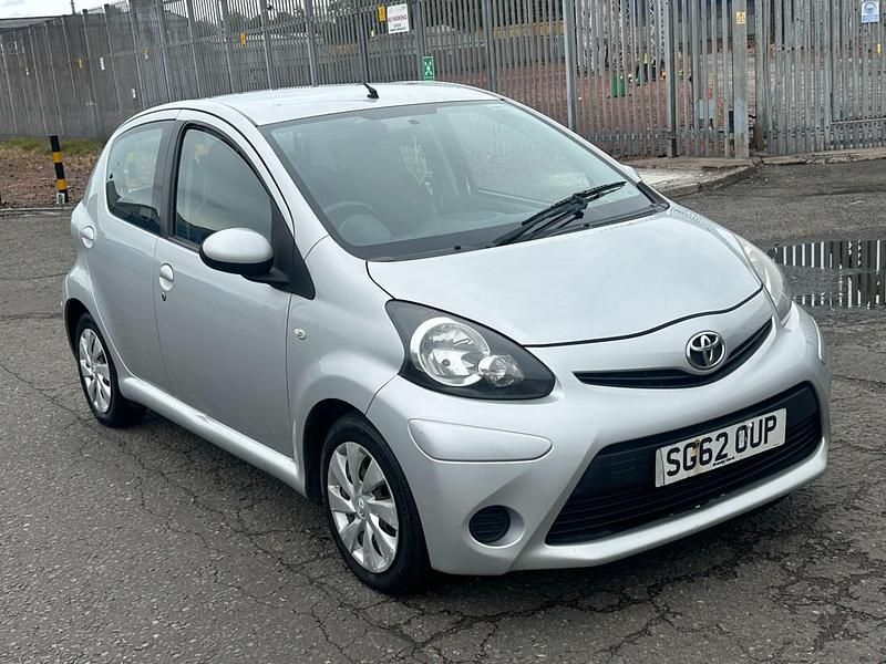 Silver Used 2012 Toyota Aygo Hatchback | £1,995 (Fair price) - Image 1/4