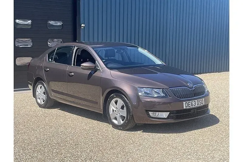 Used Skoda Octavia Elegance 2013 Brown Hatchback