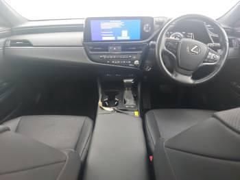 Used Lexus ES300H 218 HP (160 kW) 2022 Red Sedan