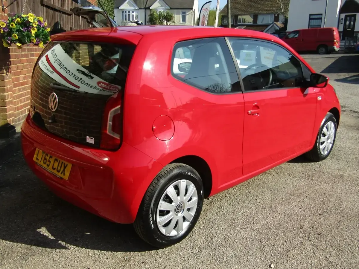 Used VW up! move up! 60 HP (44 kW) 2015 Red Hatchback