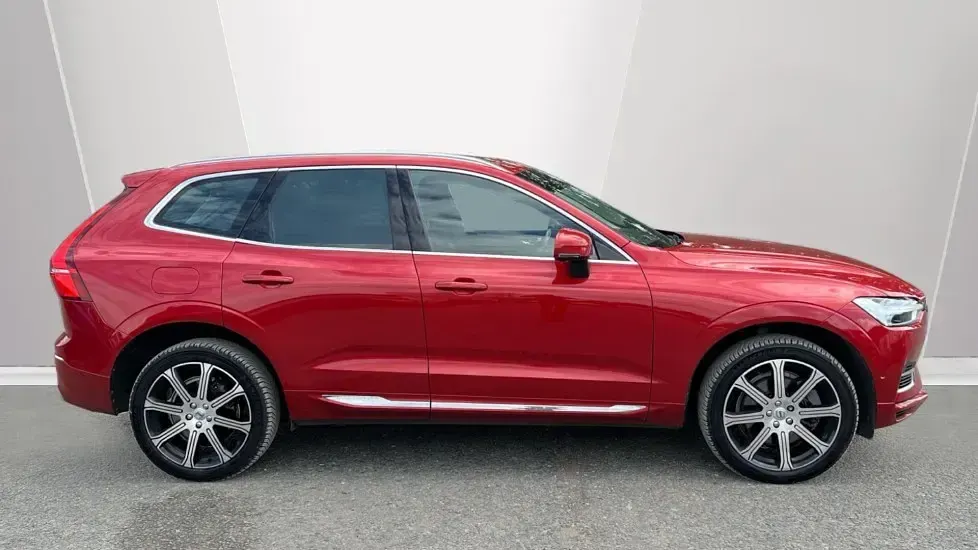 Used Volvo XC60 Inscription 407 HP (299 kW) 2018 Red SUV