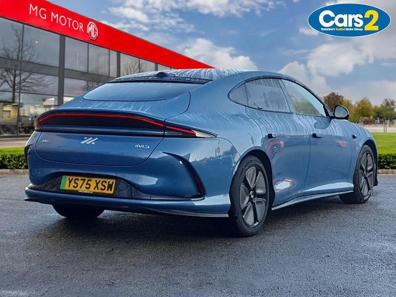 Used MG IM5 216 kW (295 HP) 2025 Blue Hatchback