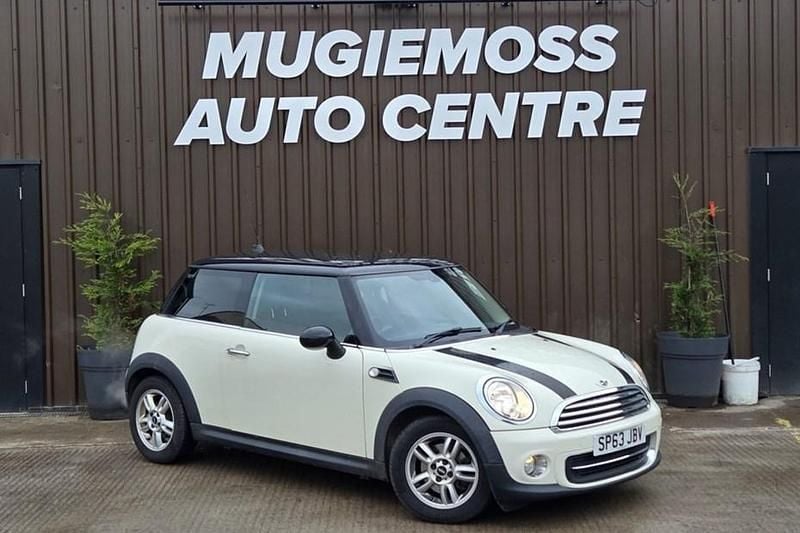 Used Mini Cooper Hatch 2013 White Hatchback