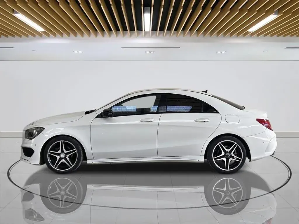 Used Mercedes CLA180 AMG 122 HP (89 kW) 2015 White Sedan