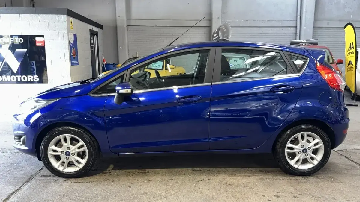 Used Ford Fiesta Zetec 2017 Blue Hatchback