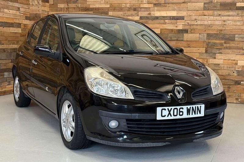 Black Used 2006 Renault Clio II Privilege Hatchback | £800 (Super price) - Image 1/1