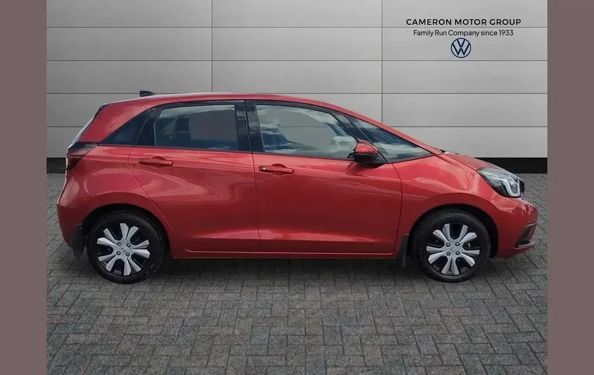 Used Honda Jazz Hybrid 109 HP (80 kW) 2022 Red Hatchback