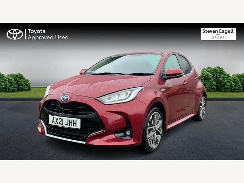 Used Toyota Yaris Hybrid 116 HP (85 kW) 2021 Red Hatchback