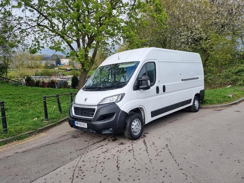 Used Peugeot Boxer 130 HP (95 kW) 2019 White Van