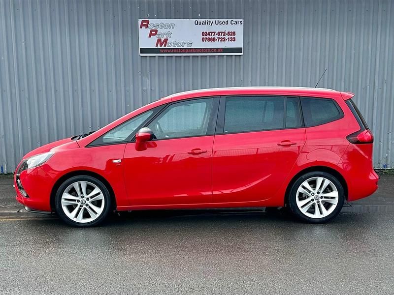 Used Vauxhall Zafira SRi 2014 Red MPV