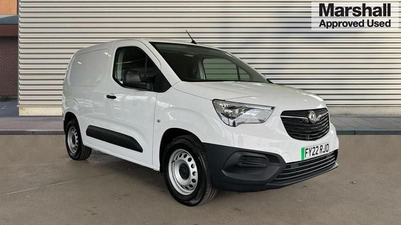 White Used 2022 Vauxhall Combo MPV | £9,990 (Super price) - Image 1/4