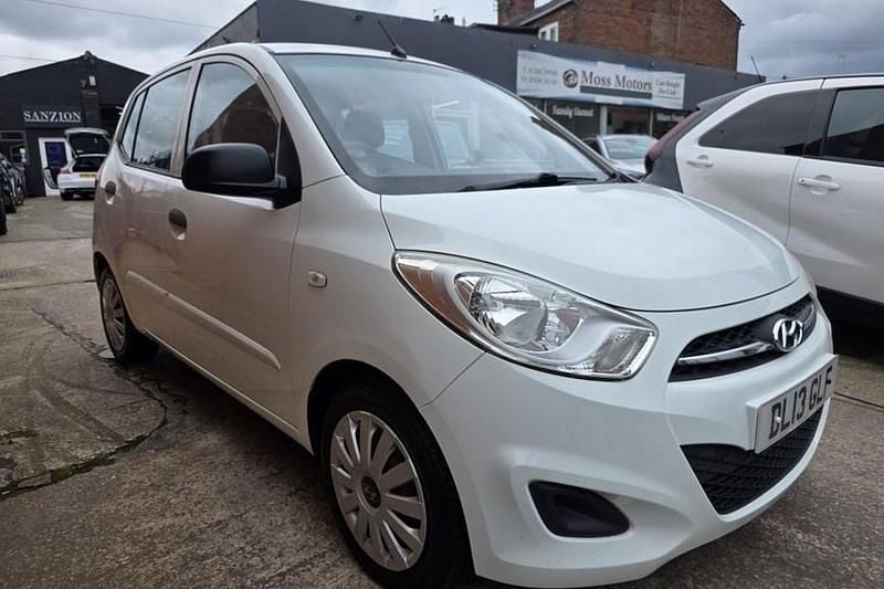 Used Hyundai i10 Classic 85 HP (62 kW) 2013 White Hatchback