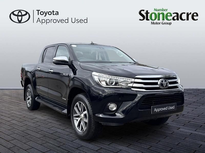Used Toyota HiLux 150 HP (110 kW) 2019 Black Pickup