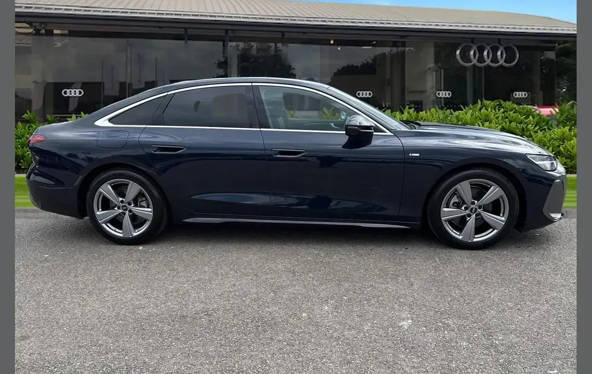 Novo Audi A6 S-Line 204 HP (150 kW) 2026 Azul Sedan