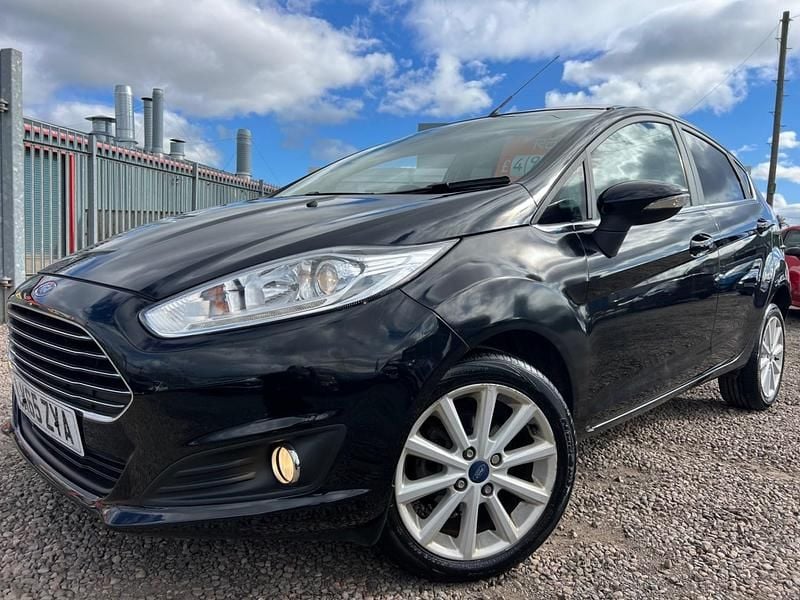 Black Used 2015 Ford Fiesta Titanium Hatchback | £4,995 (Fair price) - Image 1/4