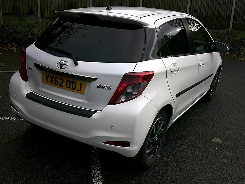 Used Toyota Yaris Multidrive S 2012 White Hatchback