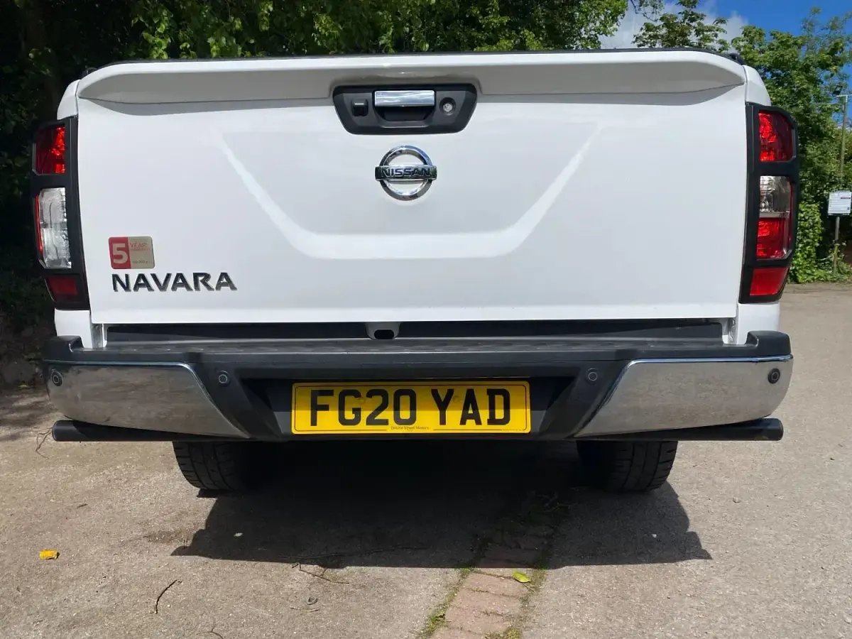 Begagnad Nissan Navara Tekna 2020 Vit Pickup