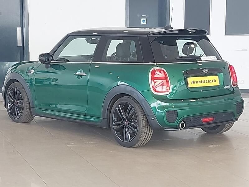 Usado Mini Cooper Hatch 136 HP (100 kW) 2020 Verde Citadino