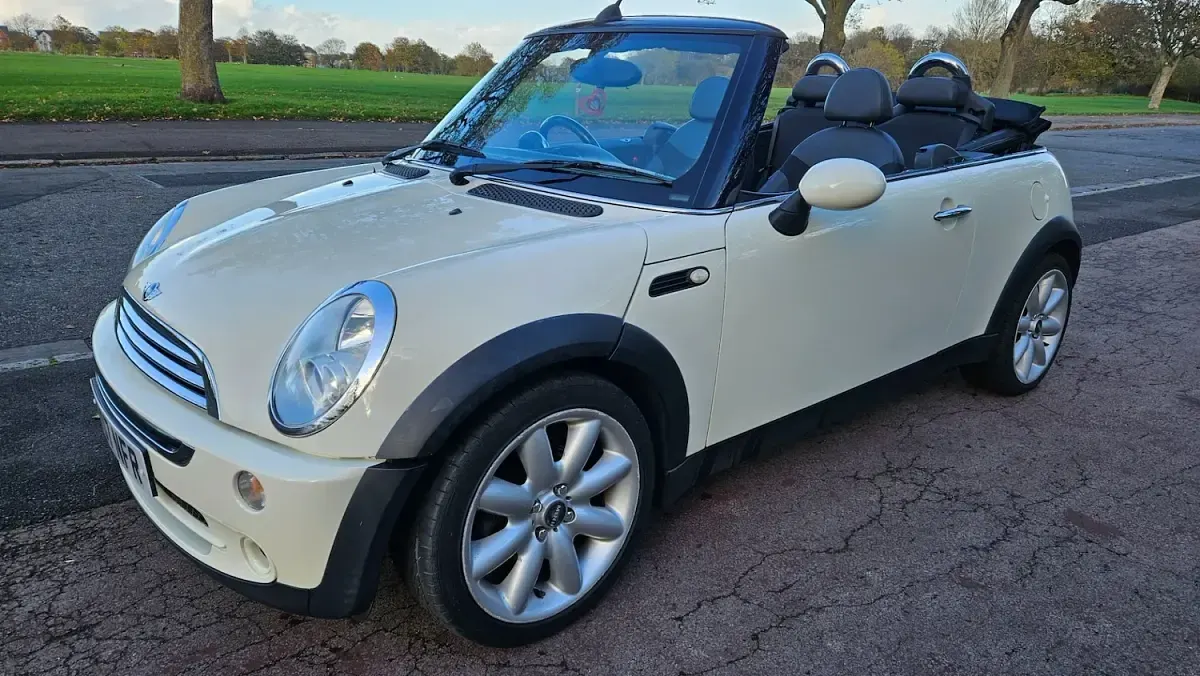 Used Mini Cooper Cabriolet 115 HP (84 kW) 2007 White Cabriolet